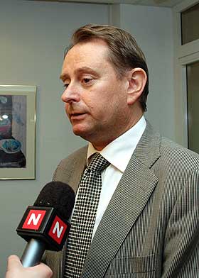 LETTET: Meklingsmann Dag Nafstad var lettet over l�sningen, som kom nesten et d�gn p� overtid.