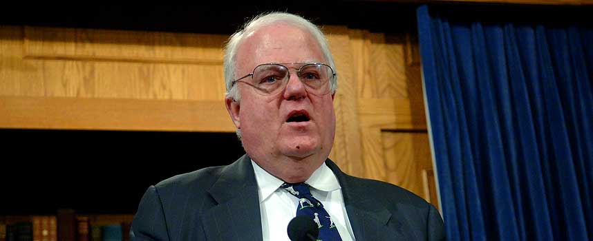TODELT NETT: Formann i justiskomiteen,republikaneren F. James Sensenbrenner, st�r bak lovforslaget.