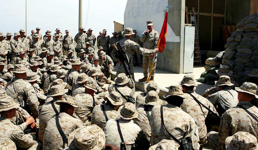 TRENGER OPPFRISKNING: Mange av soldatene i Irak er stasjonert i det kaotiske landet for tredje gang. Generalene deres mener etikk-kurset kan forhindre nye massakre av sivile.