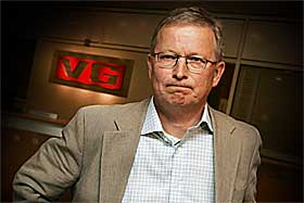 VAR IKKE P� KONTORET: Mistenkelig brev til VG-redakt�r Bernt Olufsens kontor i dag.