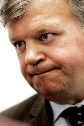 - ARBEID SKAL L�NNE SEG: Arbeids- og inkluderingsminister Bjarne H�kon Hanssen er en av flere politikere som flere ganger har fastsl�tt at �Det skal l�nne seg � jobbe�. Men det gj�r det ikke for alle.