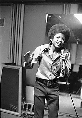 MENS ANDRE HAR AFRO: Som Michael Jackson (men ikke nå lenger).