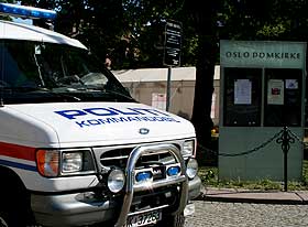 FORBEREDTE AKSJON Politiets kommandobil ved domkirkeplassen.