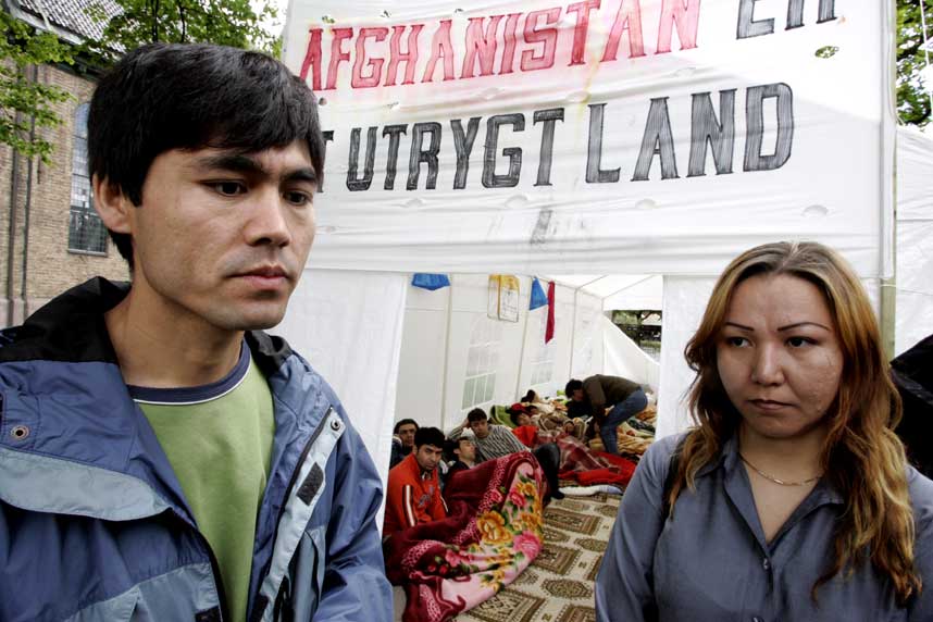 DISKUSJON: Talsmann for de afghanske sultestreikende i Oslo, Zahir Athari, sier han vil diskutere regjeringens uttalelse med sultestreikende afghanere rundt om i landet.