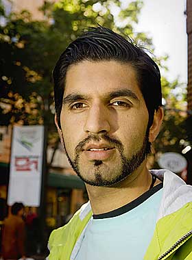 SHARIA KAN V�RE TIL HJELP: Mohammad Usman Rana ser for seg at islamske regler kan ha noe for seg i familieanliggender s� lenge det ikke strider mot norsk lov.