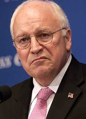 TETTE B�ND TIL HALLIBURTON: Visepresident Dick Cheney.