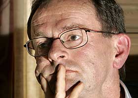TRYGGERE BY: - Jeg er opptatt av at vi skal ha et byliv som er s� trygt at bestemor og barnebarn kan spasere uforstyrret, sier byr�dsleder Erling Lae