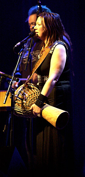 P� FISKEV�R-FESTIVAL: Mari Boine er en av dem du kan h�re p� Tr�nafestivalen.