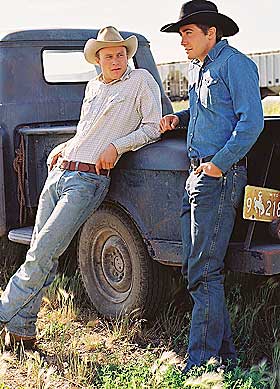 VILLE HA HVERANDRE: De to cowboyene i Brokeback Mountain ble forelsket, til tross for at 60-tallets USA ikke akkurat �pnet for homofile parfohold. I historien ser vi av mange dristige valg er tatt for � f� lov til � ligge med hverandre, se for eksempel p� nesten hele Kennedyklanen.
