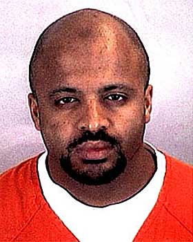 TERRORISTEN: Zacarias Moussaoui fikk fengsel p� livstid. Men hadde han noe med 11. september � gj�re i det hele tatt? Foto: AP/Scanpix