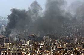 VIRKELIGHET: Adnan Hajjs bilde fra Beirut i originalutgave. Foto: Adnan Hajj