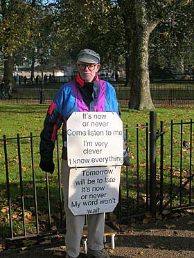 SPEAKER'S CORNER: Her kan du ytre deg fra en s�pekasse eller med en plakat - uten � vise legitimasjon. Foto: Sjiong/Creative Commons