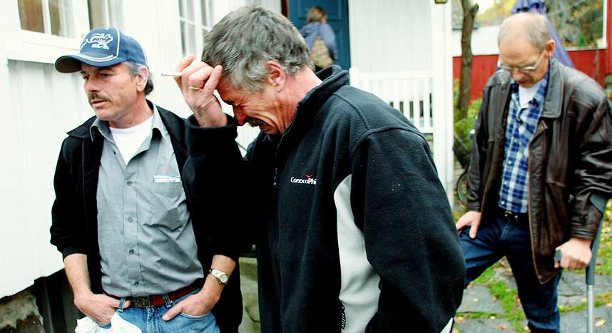 SYKE OLJEARBEIDERE: Jan Terje Biktj�rn (t.v), Harald Kristensen og Viggo Hortmann er blant oljearbeiderne som mener deres �delagte helse skyldes kjemisk eksponering i Nordsj�en.