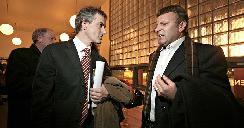 SVAK: Magazinet-redakt�r Vebj�rn Selbekk har ikke endret oppfatningen av at regjeringen h�ndterte karikaturstriden p� en svak m�te. Dagens debatt om hvordan konflikter av denne typen skal unng�s, syntes Selbekk var tam og lite interessant.