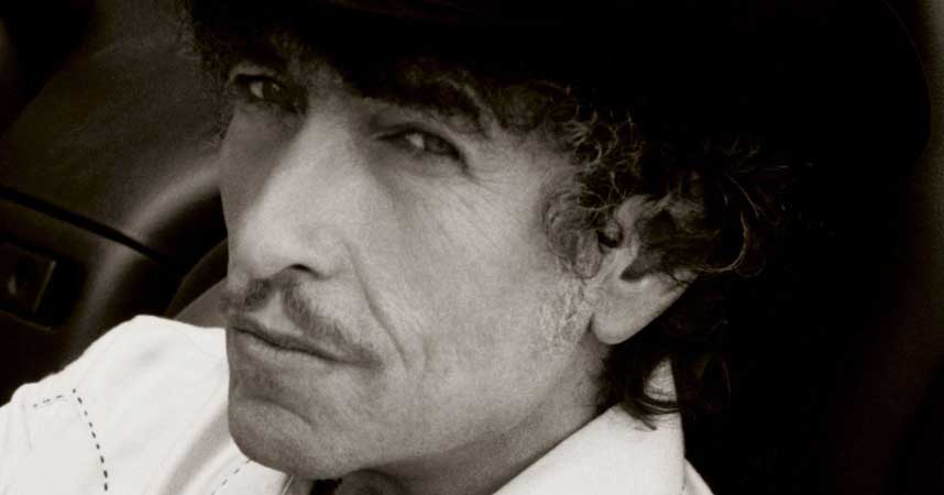 L�TER FOR D�RLIG: Bob Dylan mener dagens CD-plater l�ter s� d�rlig at han forst�r at folk ikke vil betale for dem. Foto: Reuters
