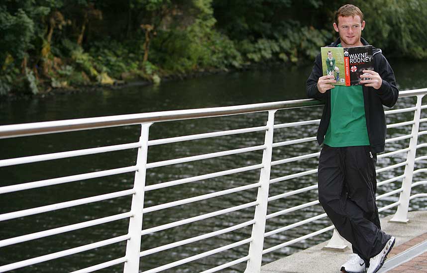 MILLIONAVTALE: Wayne Rooney har bare gitt ut den f�rste av fem b�ker i sin selvbiografiserie. N� er han i tr�bbel allerede.