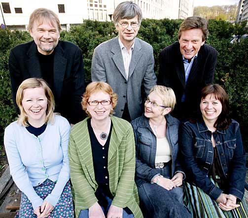 DISSE HAR BESTEMT: Oppe fra venstre: Jostein Gaarder, Harald Bache-Wiig og Kristenn Einarsson. Foran fra venstre: Maren Kolle Riis, Anne Kristin Lande, Vigdis Moe Skarstein og Vibeke R�gler.