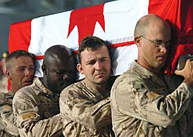 TAPER: ISAF-styrken har g�tt p� store tap siden de formelt overtok ansvaret for de s�rlige provinsene i Afghanistan i august. Verst har det g�tt utover Canada, som har mistet flere titalls soldater i Taliban-angrep de siste to m�nedene.