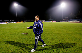 TAP I ANDREKAMPEN: Tom Nordlie vant i sin første kamp som Viking-sjef, men søndag kveld ble det tap - mot gamleklubben Sandefjord.
