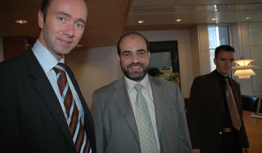 F�R ST�TTE: Giske bevilger 500 000 i �rlig st�tte til Islamsk r�d. I dag m�tte han blant andre leder for r�det, Mohammad Hamdan.