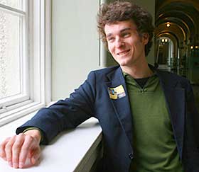 STUDENTLEDER: Meseng er forbanna p� regjeringen og mener de mangler troverdighet i studenpolitikken.