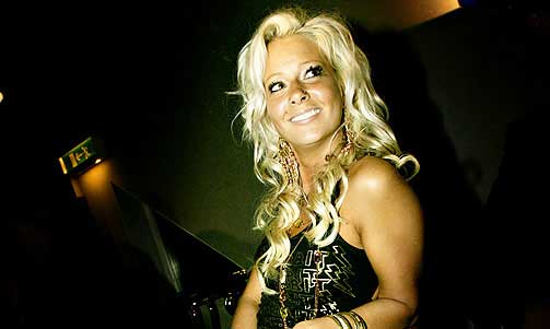 VANT EN MILLION: Svenske Jessica Lindgren (21) ville kj�pe nye silikonpupper for pengene hun vant i Big Brother-huset. Om hun ble lykkeligere med to nye fordeler, vites imidlertid ikke.