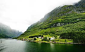 TIL TOPPS 2: N�r�yfjorden er en sidearm til Sognefjorden.