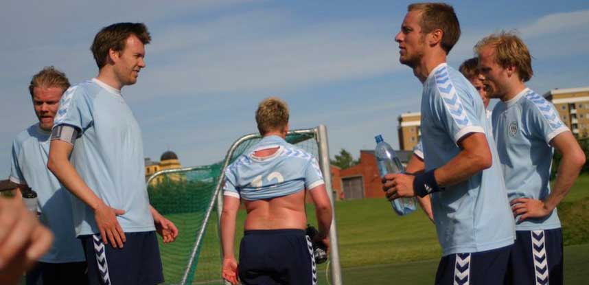 VANT I FJOR: FK Skruknott, her representert ved Jon Ulv Deglum, Andreas �Flash� Schaathun, Andr� �Svettkjekk� Gott�s, Kristian �Aaron� Buan, J�rgen R. Gundersen og Terje �Kvist� Ahlquist, vant Klubben i mitt hjerte-k�ringen i fjor.
