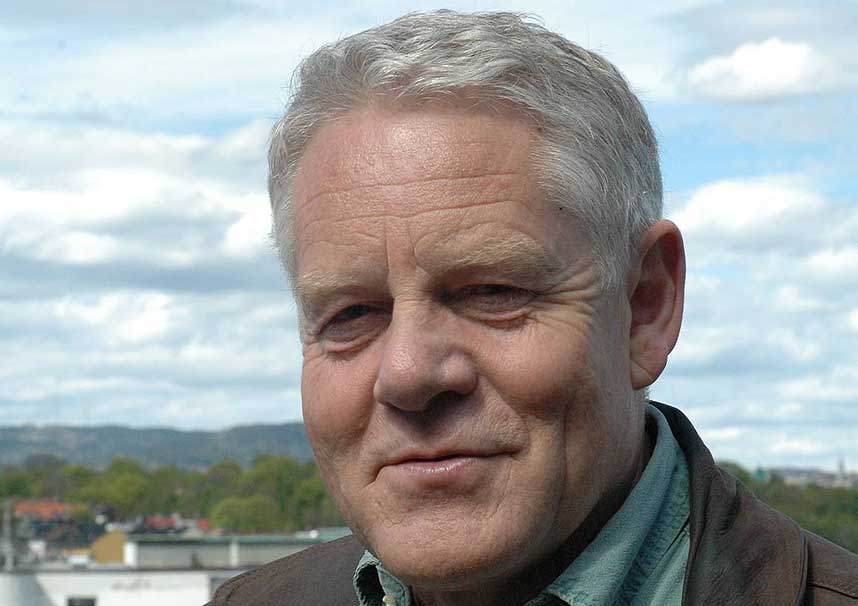 INGEN LOGIKK: Det er ingen logikk i � f�rst stenge �dem� ute og s� klage p� at �de� ikke integrerer seg, skriver Finn Erik Thoresen som er generalsekret�r i Norsk Folkehjelp.