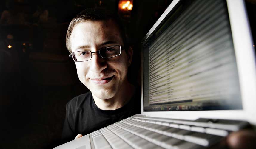 �PNER ITUNES: Jon Lech Johansen har v�rt under panseret p� Apples DRM, FairPlay. N� vil han �pne iTunes og Ipod gjennom � selge sin egen versjon av FairPlay til Apples konkurrenter. Foto: Adrian �hrn Johansen/Dagbladet