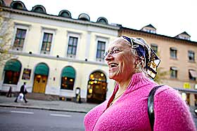  Stolt:  -  Jeg ser ingen grunn til at jeg skal st� med lua i h�nda. Samfunnet har behandlet meg p� en uverdig m�te. Likevel har jeg holdt hodet over vannet og v�rt et verdig menneske, sier Janne, som i dag er leder for Prostituertes Interesseorganisasjon i Norge (PION).