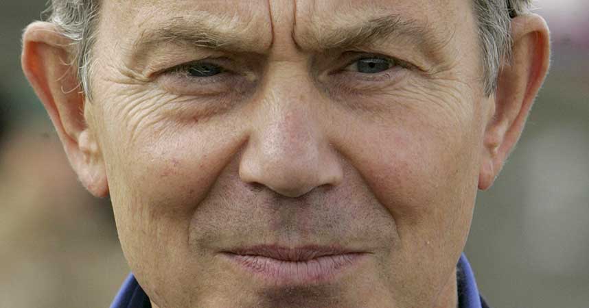 BARNEOPPDRAGELSESHJELP: Statsminister Tony Blair vil at barnepsykologer skal hjelpe til med oppdragelsen i 77 av Englands mest belastede omr�der.