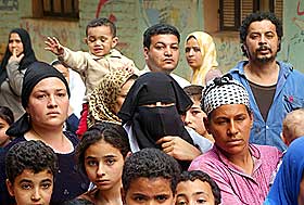 EGYPT: Ulike former for hodeplagg i bydelen Shubra el-Kheima i Kairo.