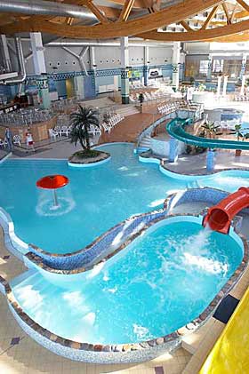 EGET BADELAND: Hotellet har en egen badepark.