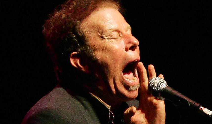POPUL�R I NORGE: Tom Waits selger mye i Norge, men artisten selv �nsket at den siste plata f�rst og fremst skulle v�re for fansen. Det kan bety tr�bbel for julegavekj�perne.