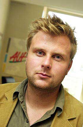 TRANGE K�R: Aps Torgeir Micaelsen skriver at det gj�r noe med klassetilh�righeten din n�r du har opplevd at man rett og slett m� vente p� neste l�nning f�r avveiningen om kj�p av ting kommer p� bordet.