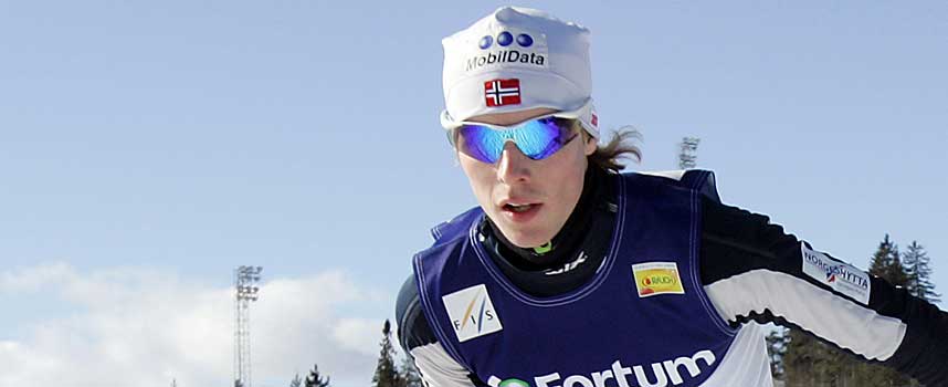 F�RST I SPORET: Petter Tande vant omsider hopprennet i kombinert i formiddag, men fikk det t�ft i langrennssporet.