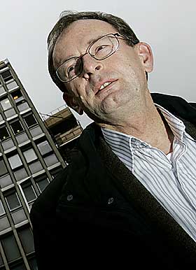 GIR ETTER: Byr�dsleder Erling Lae (H) vil legge kortene p� nytt.