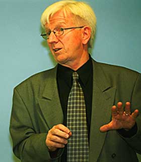 PROFESSOR I ARBEIDSMEDISIN: Sverre Lang�rd ved Rikshospitalet.