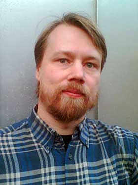 SAVNET TOLKIEN PÅ NYNORSK: Eilev Groven Myhren har oversatt «Ringenes herre» - eller «Ringdrotten», som boka heter i hans språkdrakt.