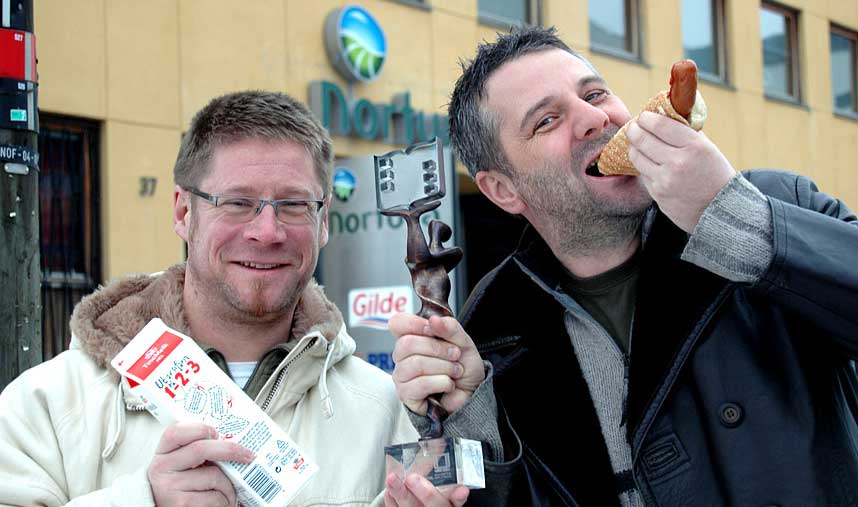 GRISEGLADE PRISVINNERE: Are Syvertsen (til venstre) og Jon Martin F�rland.