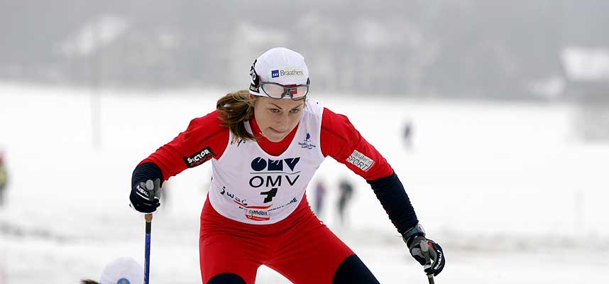 BEST: Astrid Jacobsen tok en suveren p� jentenes NM-sprint. Hun slo blant annet Marit Bj�rgen med dr�ye tre sekunder.