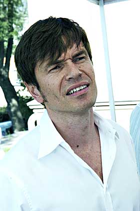 FYRER AV: Kjetil Rolness tar et oppgj�r med �snobberiet� i bokbransjen.