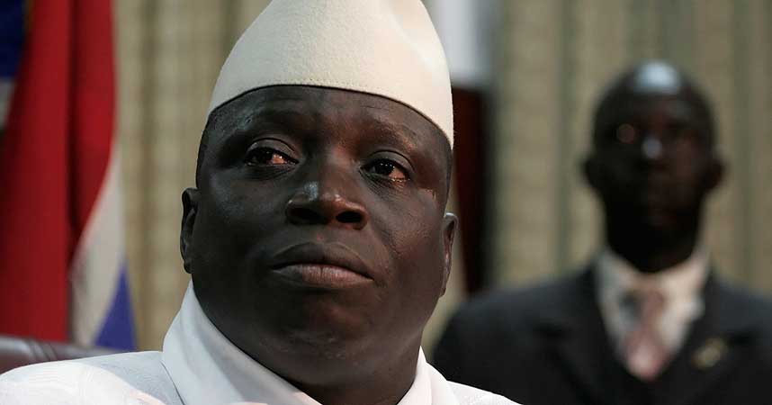 MIRAKLELMANN? Yahya Jammeh hevder at han kan kurere aids p� mandager og torsdager og astma p� fredager og s�ndager. Alt du trenger er henvisning fra lege.