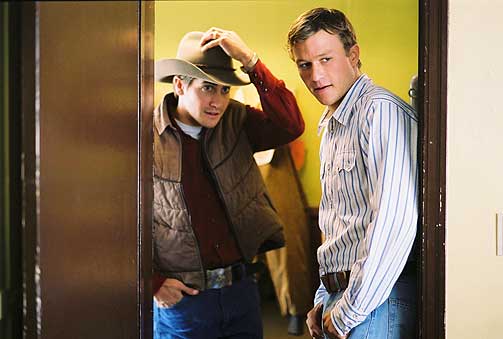 VANSKELIG � V�RE HOMO P� BYGDA: Filmen Brokeback mountain handlet om to homofile menn p� bygda i USA i 1963. Det er ikke et enkelt liv. Filmen er basert p� en bok av Annie Proulx. Antakelig er aksepten for annerledeshet h�yere p� bygda i Norge i dag.