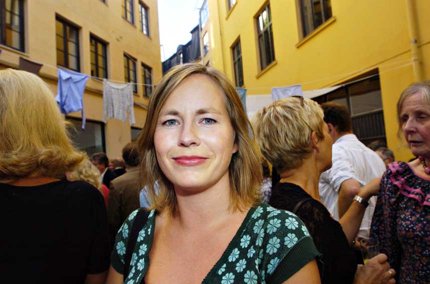 NOMINERTE SELV OG BLE NOMINERT: Trude Marstein sitter i komiteen som nominerte Jan Jakob T�nseths noveller til Nordisk r�ds litteraturpris. N� er hun selv nominert til Kritikerprisen.