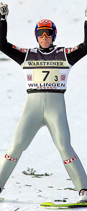 STOR BAKKE: L�rdag 24. februar setter Anders Jacobsen og hoppgutta utfor i Sapporo.