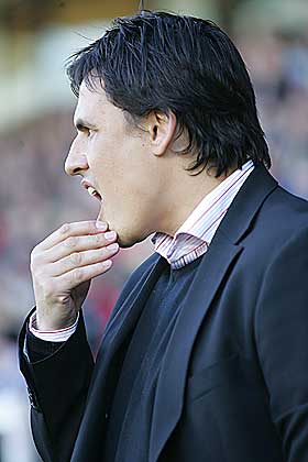 SINT P� DOMMEREN: Chris Coleman mener dommerne favoriserer Manchester United, og f�lte seg snytt for straffe etter 1-2-tapet l�rdag.