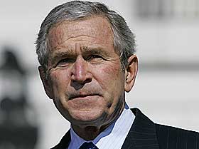 FRYKTER IRANSK MAKTBLOKK: President George W. Bush skal ha nedsatt en gruppe som utarbeider en plan for bombing av Iran, if�lge magasinet The New Yorker. Magasinet nevner ogs� en rekke andre tiltak fra Bush-administrasjonens side for � hindre en sjiamuslimsk maktblokk med Iran i spissen � bli dominerende i Midt�sten.