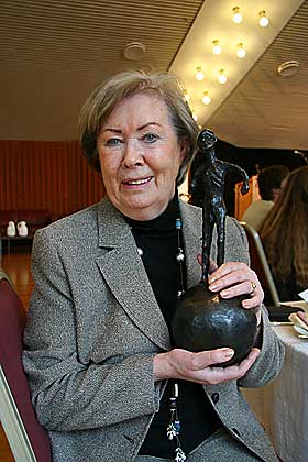 VINNER FOR ANDRE GANG: Anne Karin Elstad vant Den store norske leserprisen i 2003 ogs�.